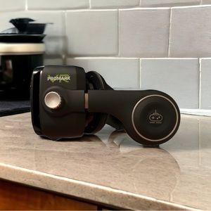 PROMARK VIRTUAL REALITY HEADSET FOR SMARTPHONES.
